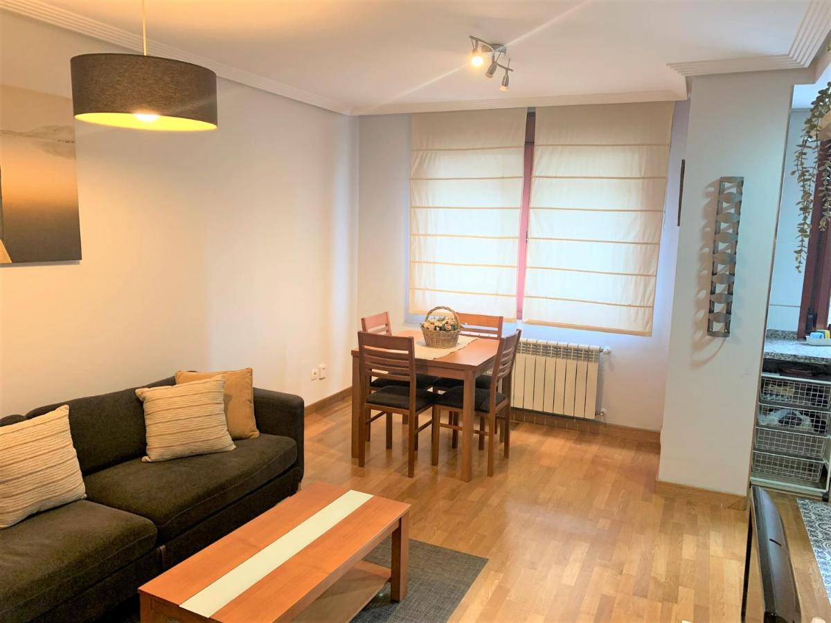 Apartamento La Losa Apartment Oviedo Luaran gambar